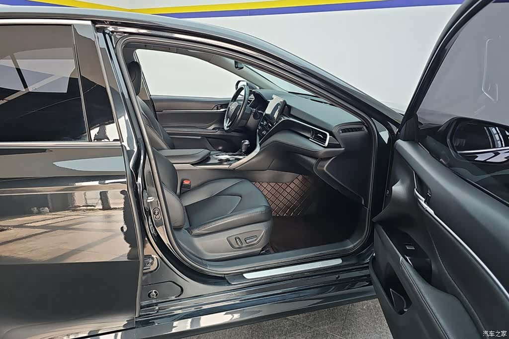 Toyota Camry, 2022 8