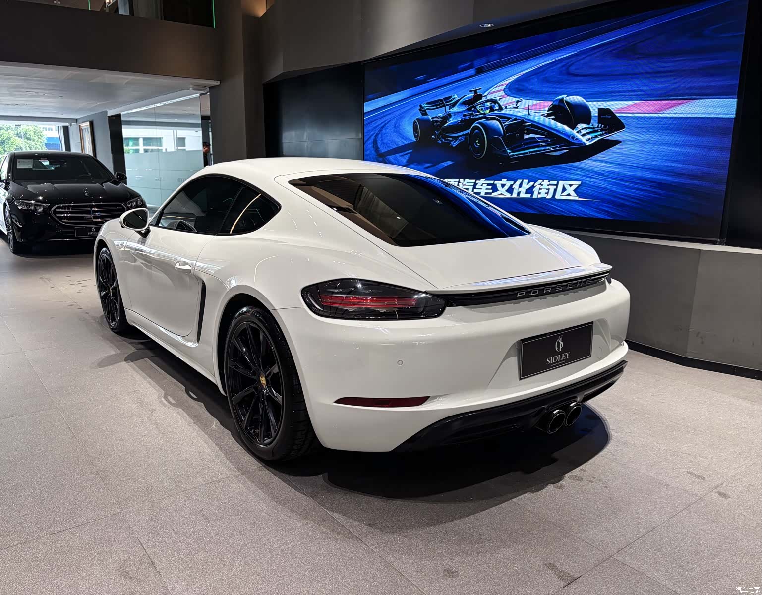 Porsche Cayman, 2017 4