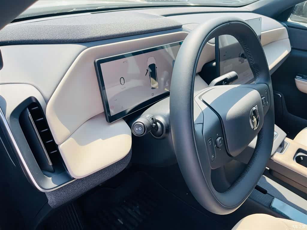 Volvo XC70, 2025 13