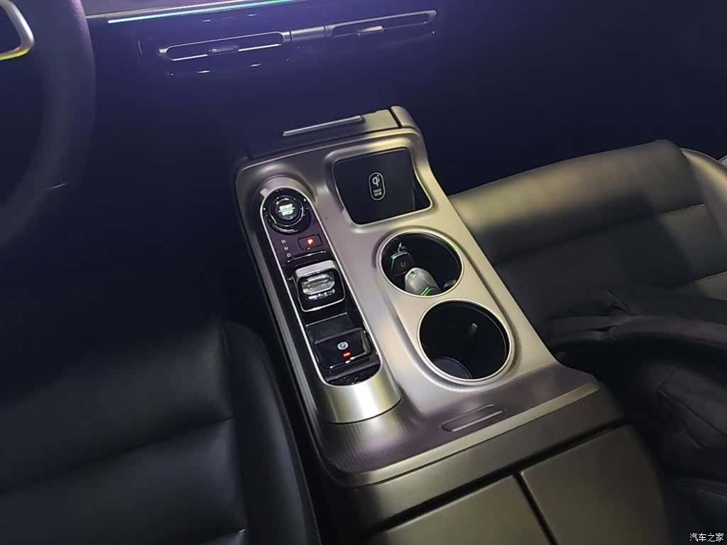 Trumpchi E8, 2023 14