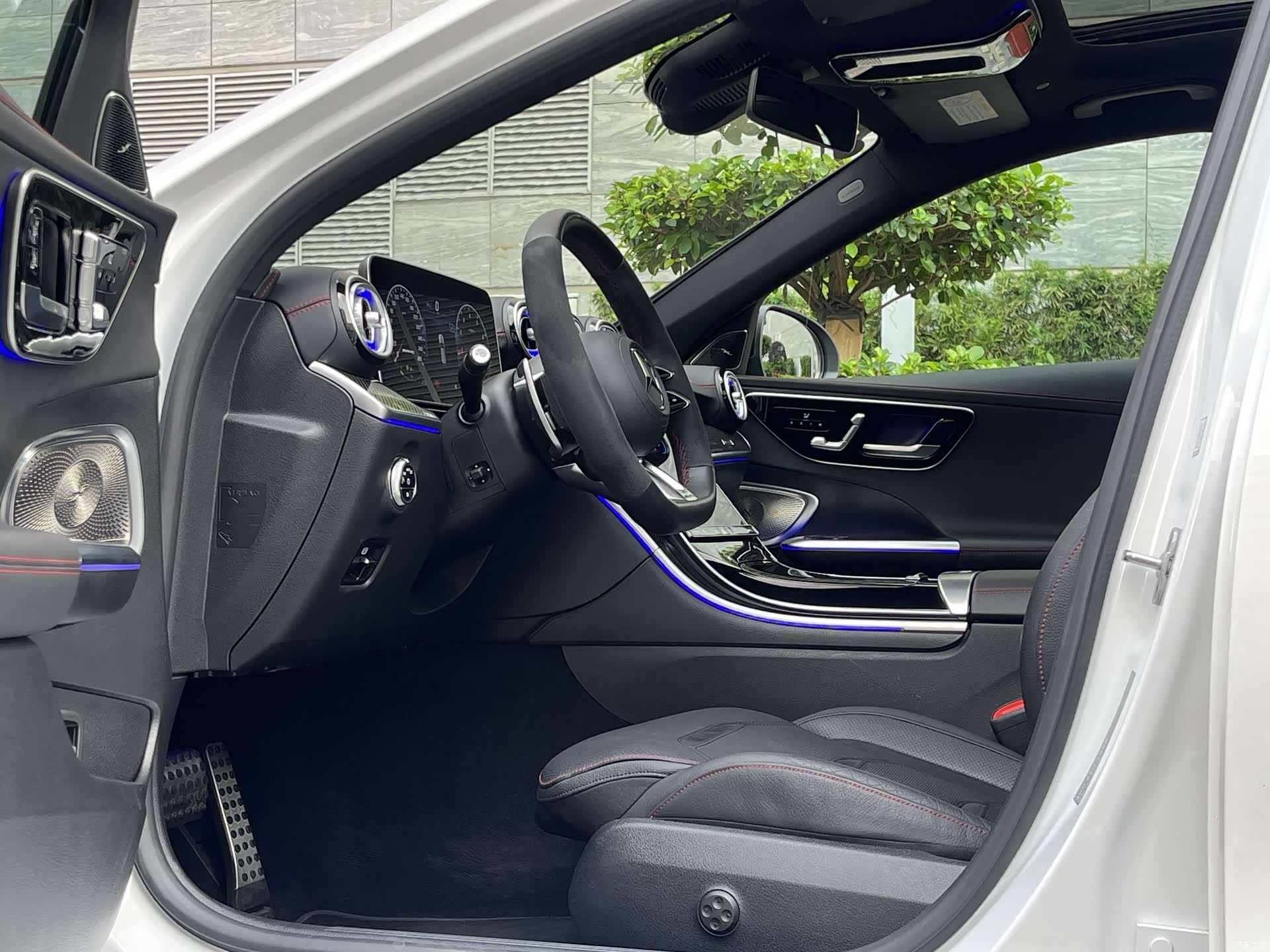 Mercedes-Benz C-Class, 2025 10