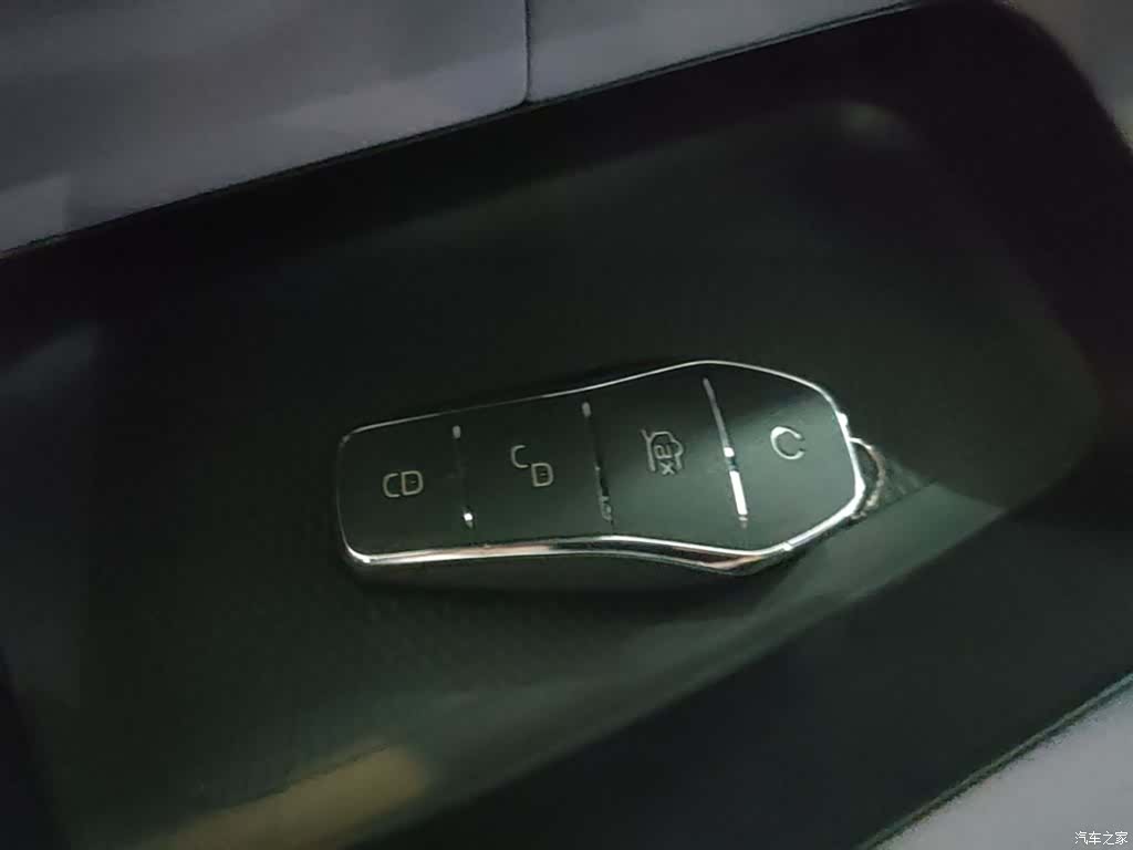BYD Dolphin, 2022 9