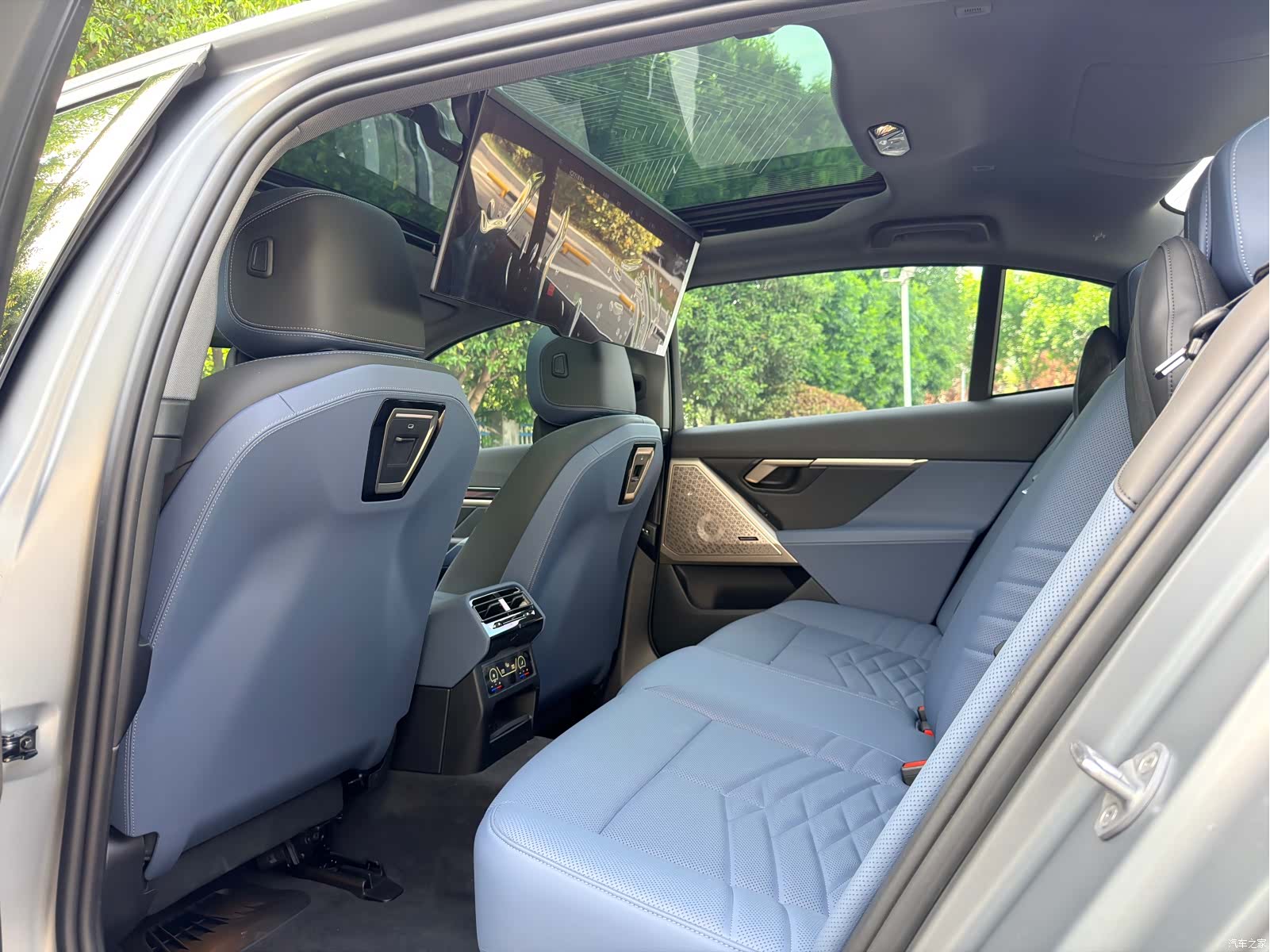BMW i5, 2025 6