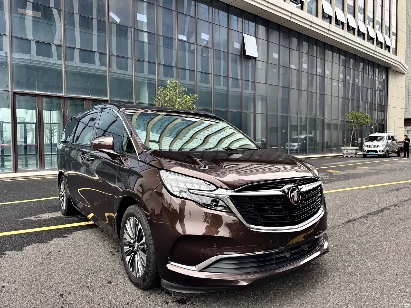 Buick GL8, 2021 4