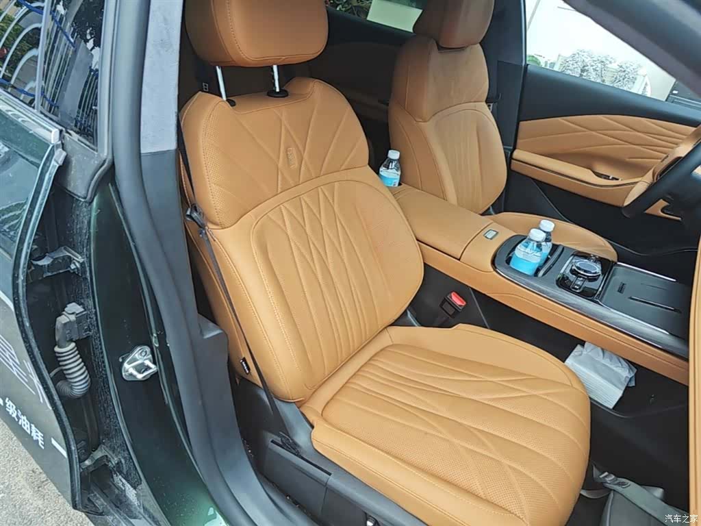 Geely 8, 2025 25