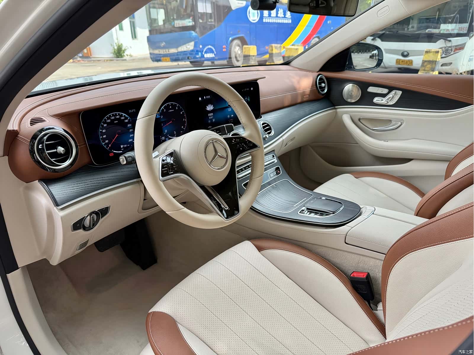 Mercedes-Benz E-Class, 2023 4