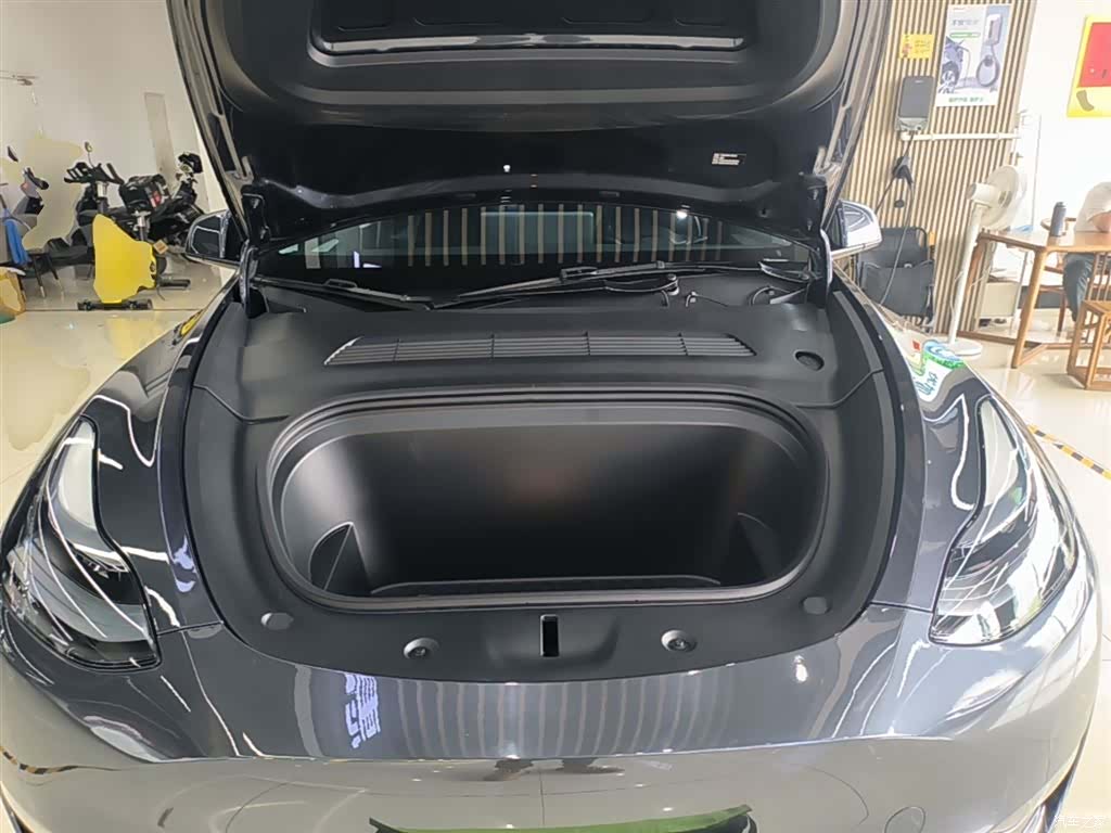 Tesla Model Y, 2024 20