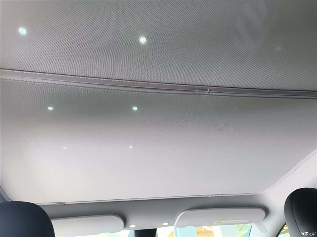 Tesla Model Y, 2024 18