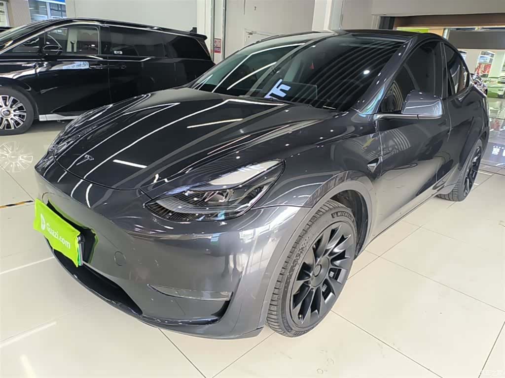 Tesla Model Y, 2024 1