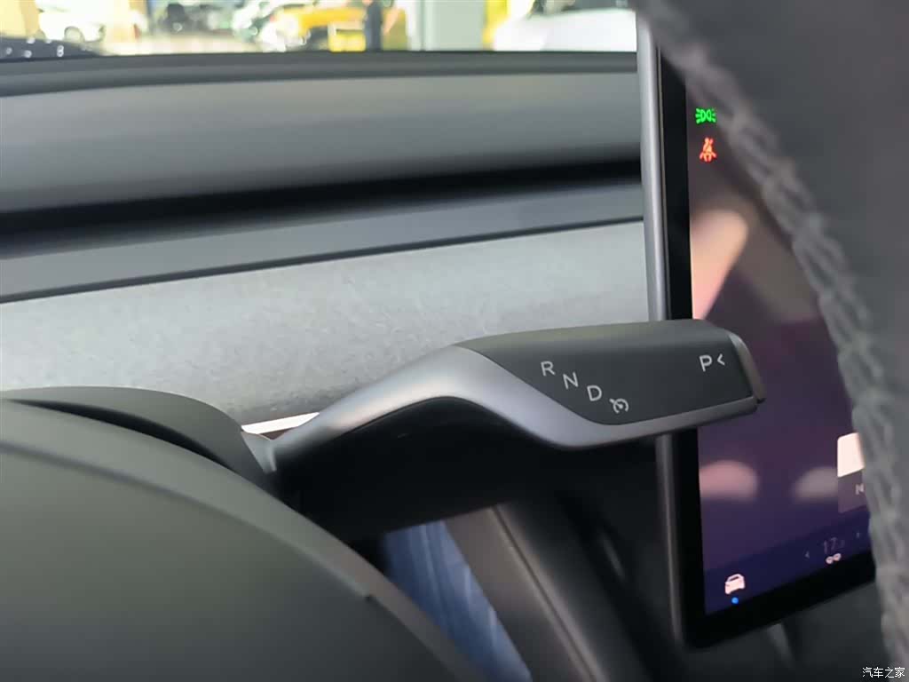 Tesla Model Y, 2024 14