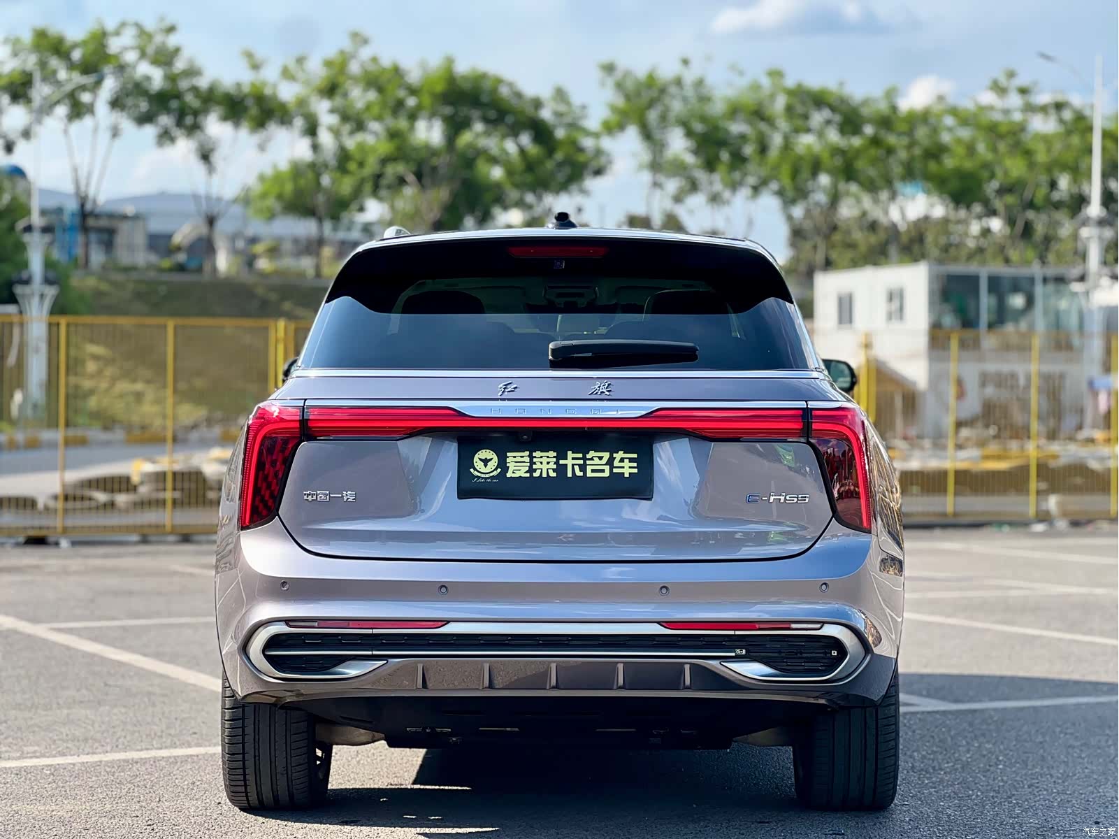 Hongqi E-HS9, 2021 4