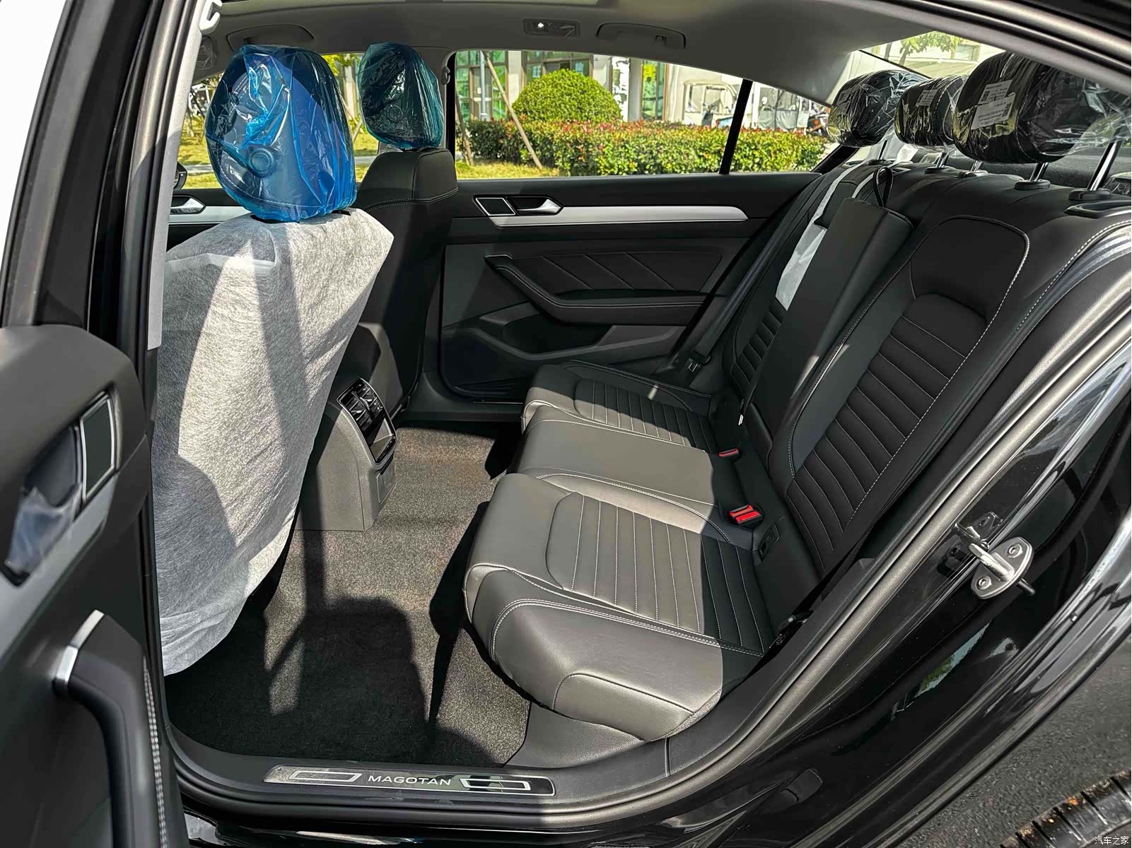 Volkswagen Magotan, 2026 10