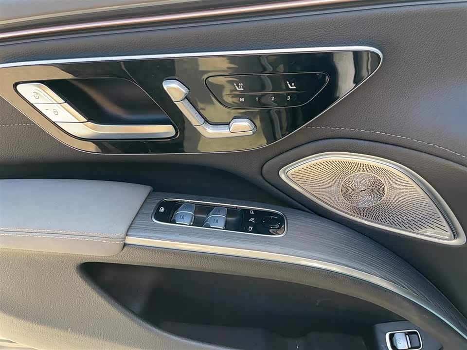 Mercedes-Benz EQS Mercedes-Benz EQS