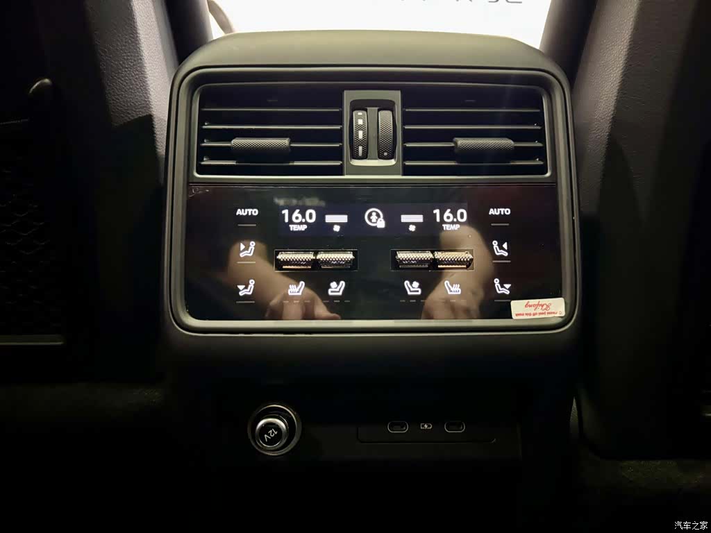 Porsche Cayenne, 2025 28