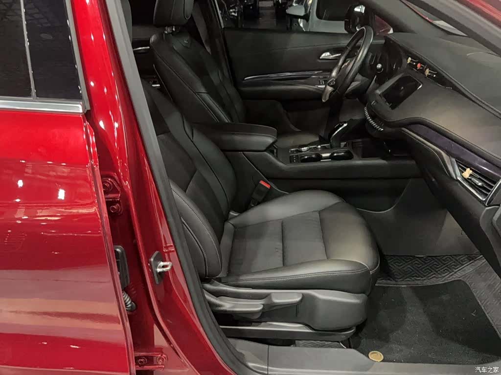 Cadillac XT4, 2022 3