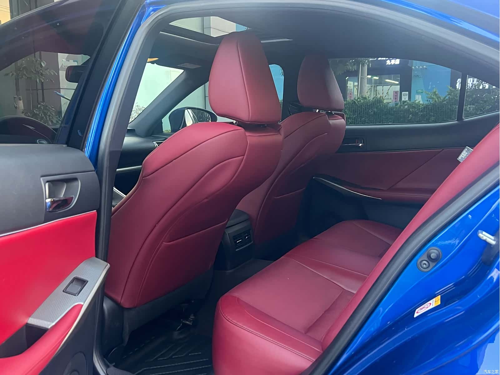 Lexus IS, 2016 9