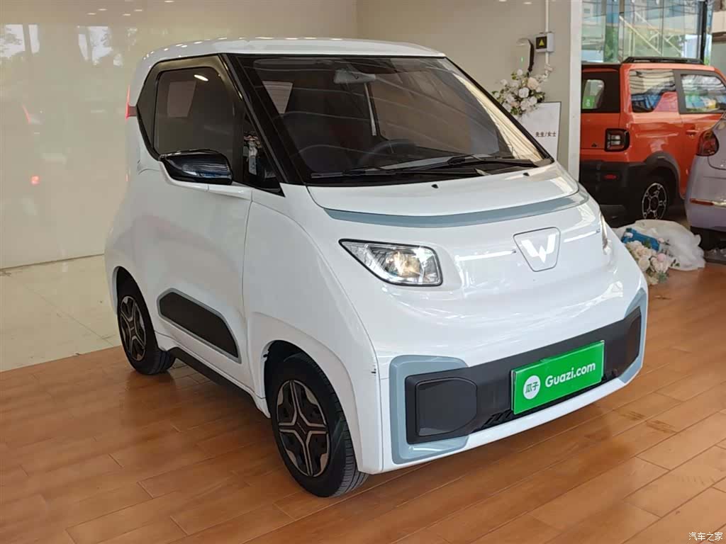 Wuling NanoEV, 2022 4