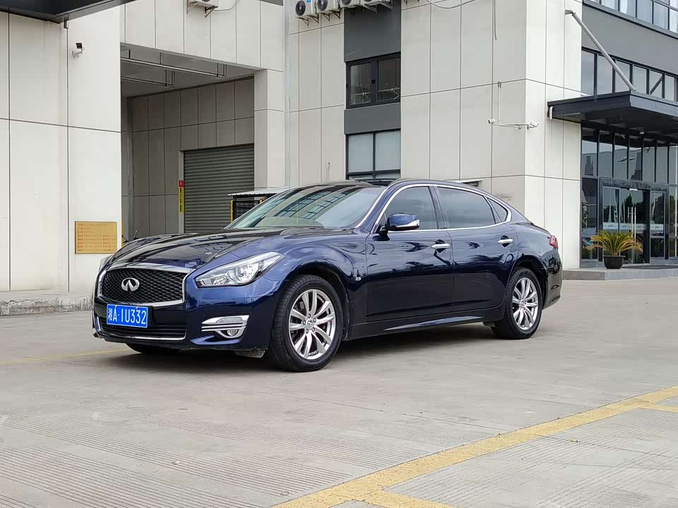 Infiniti Q70 Infiniti Q70