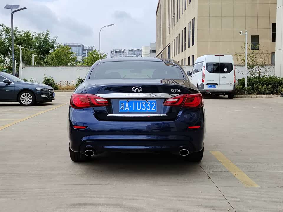 Infiniti Q70 Infiniti Q70
