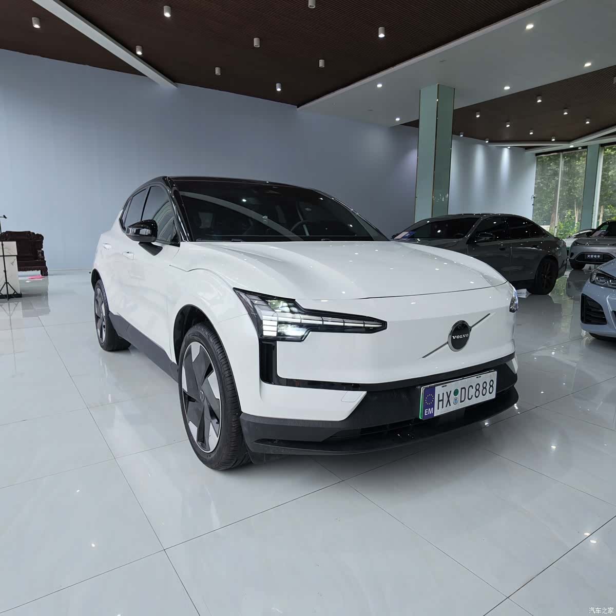 Volvo EX30, 2025 3