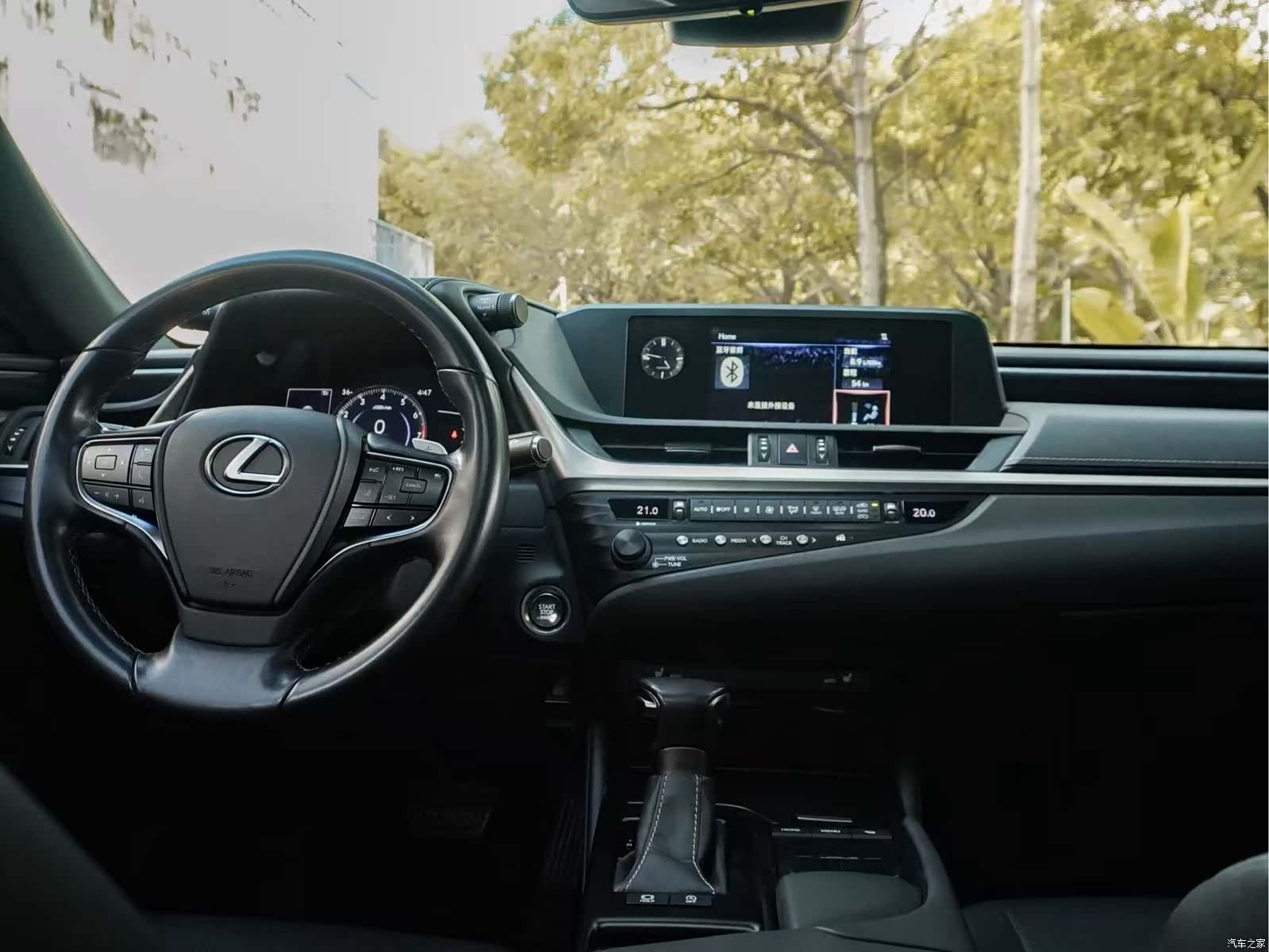 Lexus ES, 2019 14