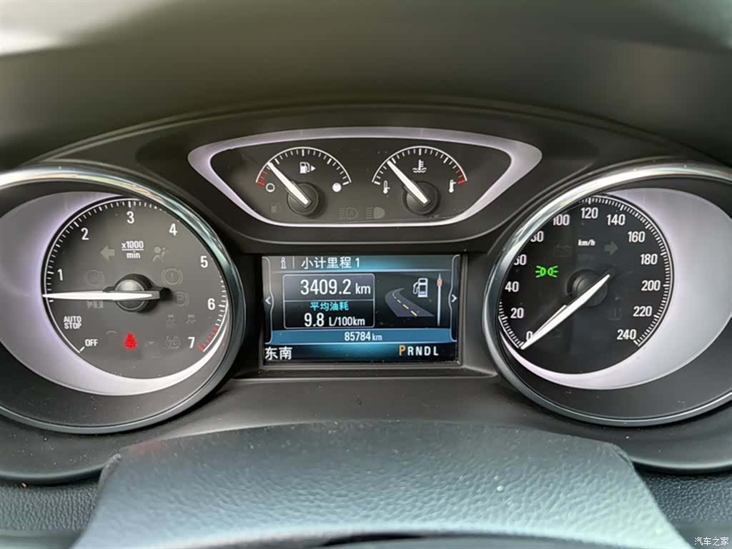 Buick Envision Plus, 2021 3