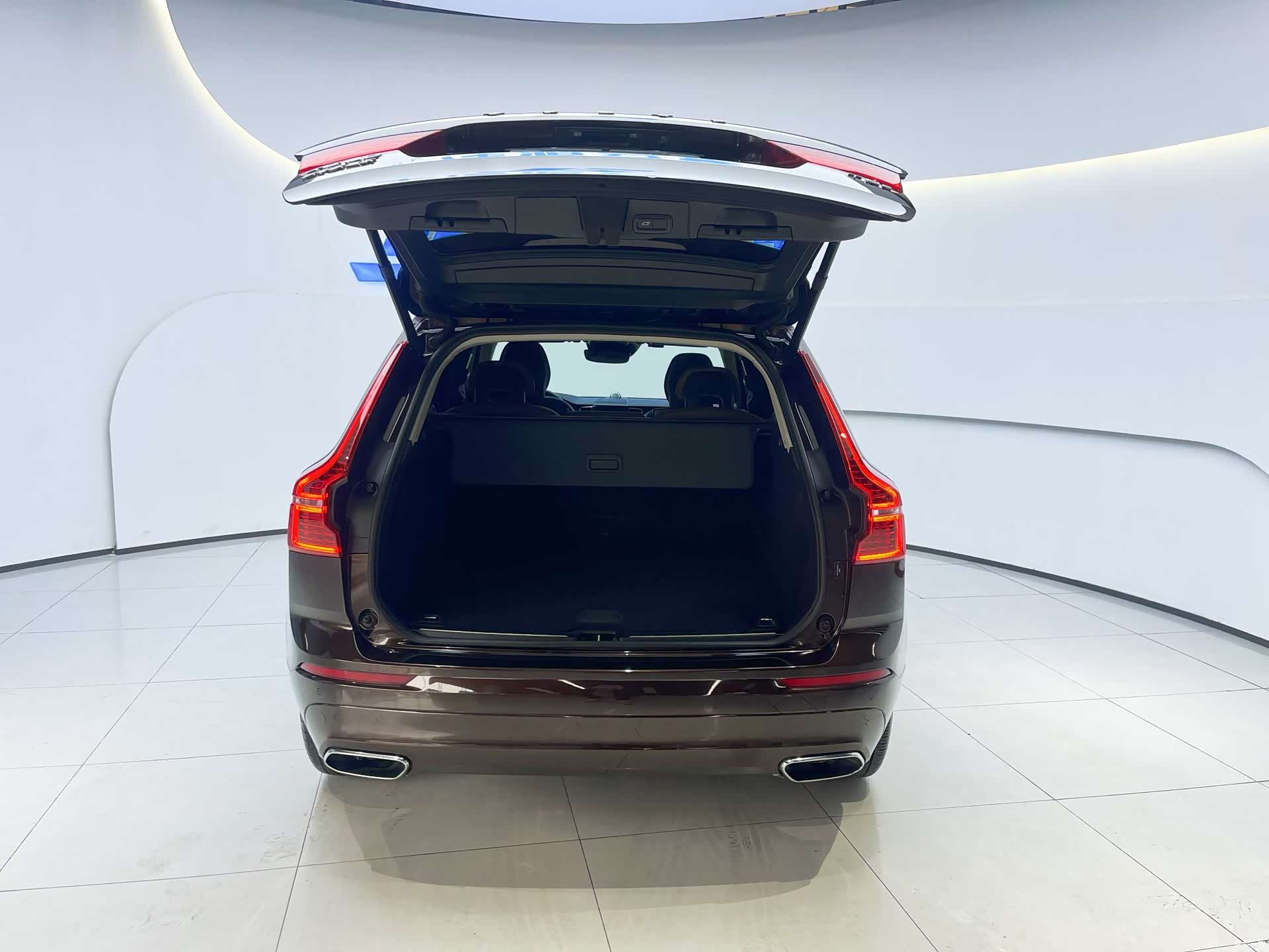 Volvo XC60, 2019 все фото