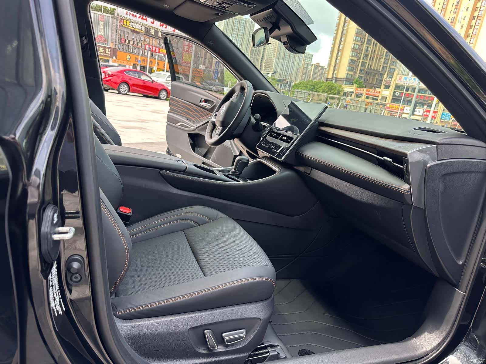 Toyota Avalon, 2025 12
