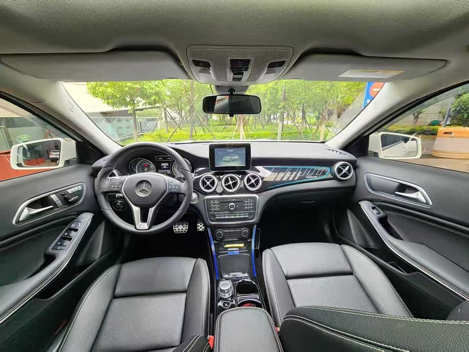 Mercedes-Benz GLA