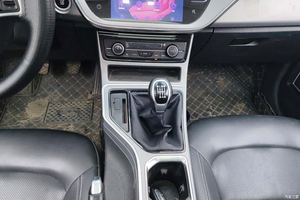 Geely Emgrand, 2018 16