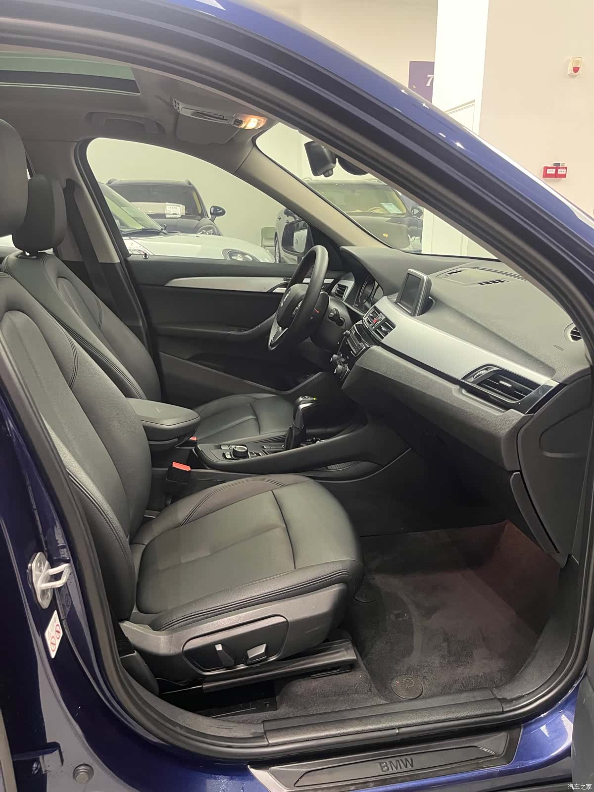 BMW X1, 2018 все фото
