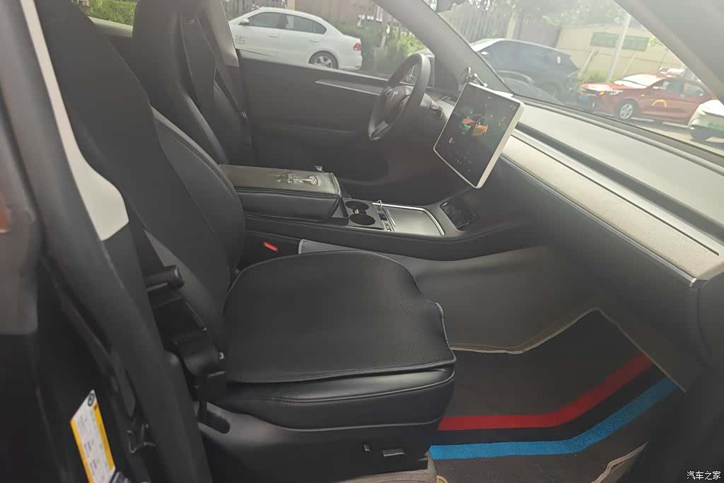 Tesla Model Y, 2023 8