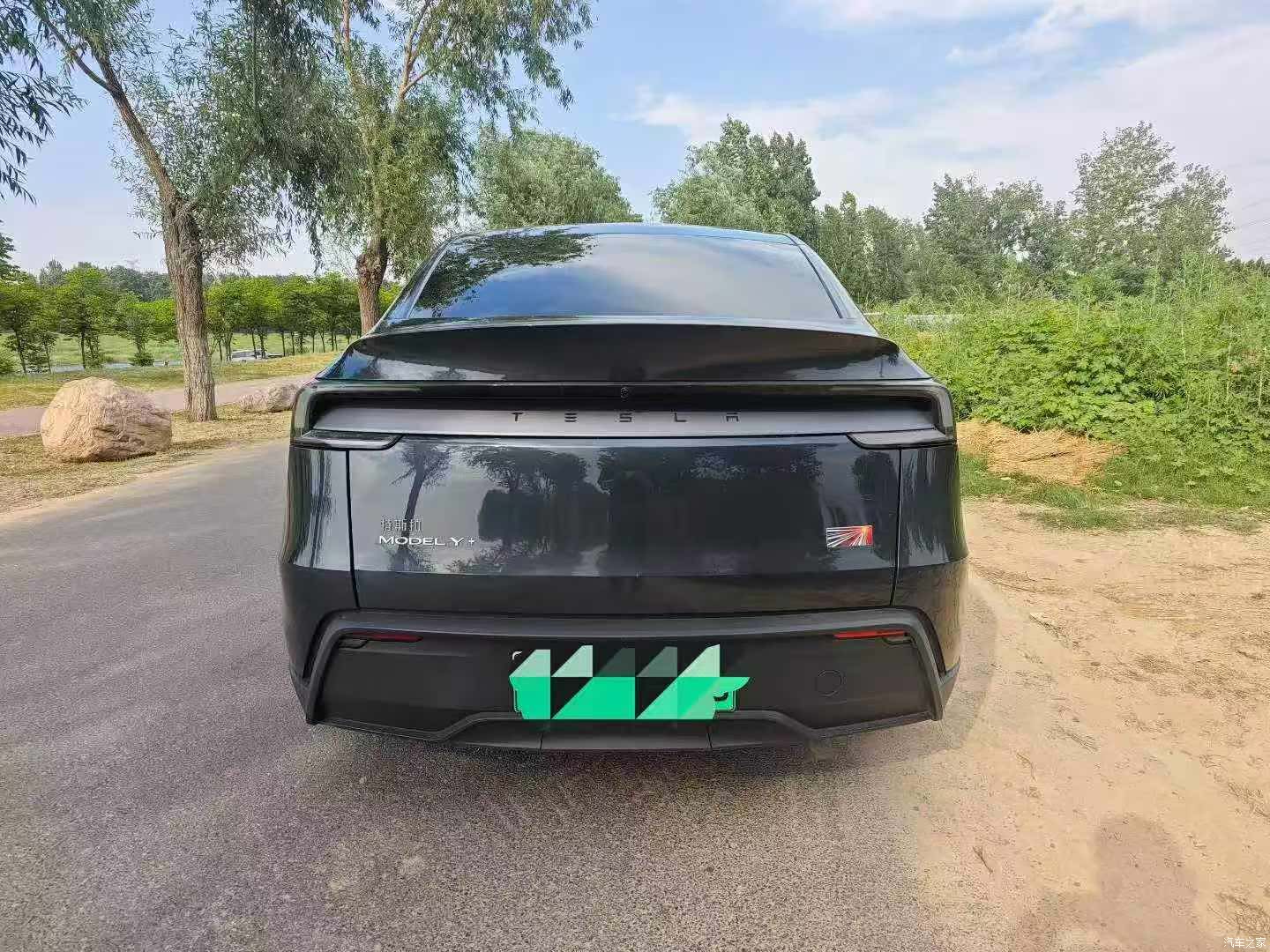 Tesla Model Y, 2025 9