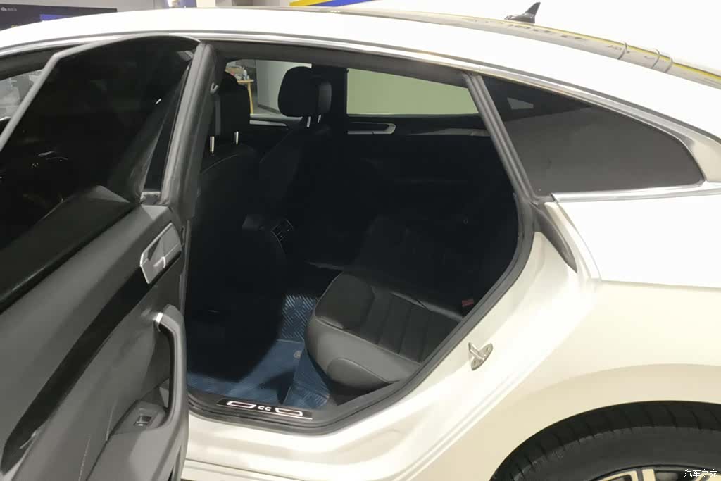 Volkswagen CC, 2021 11