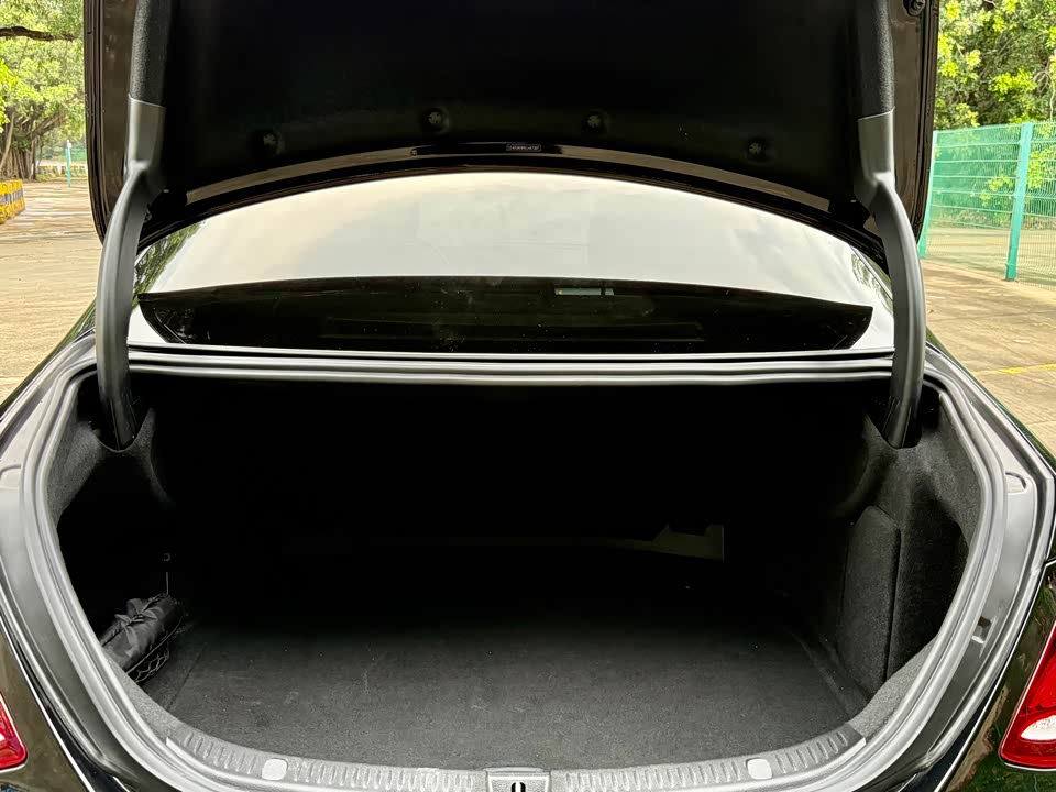 Mercedes-Benz E-class Mercedes-Benz E-class
