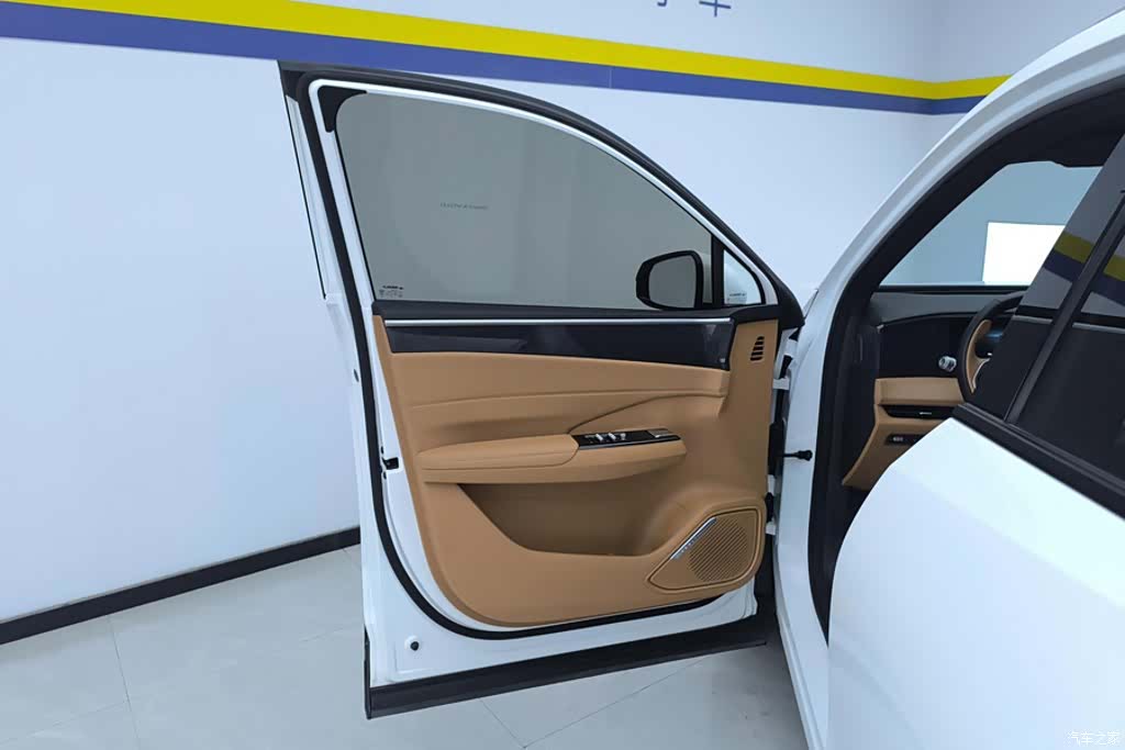 Geely Galaxy L7, 2025 7