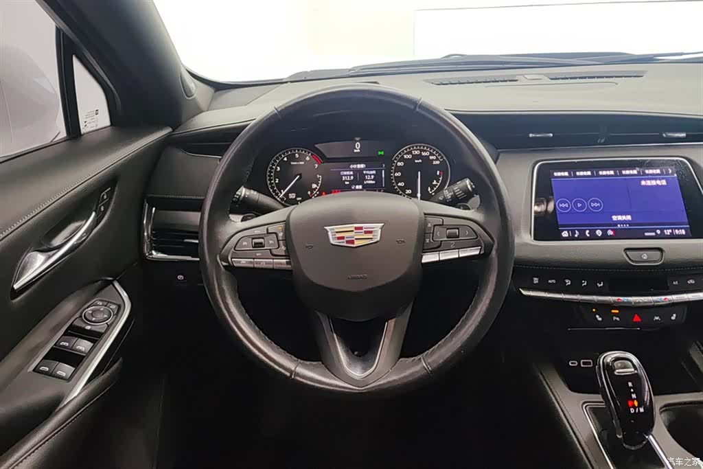 Cadillac XT4, 2022 15