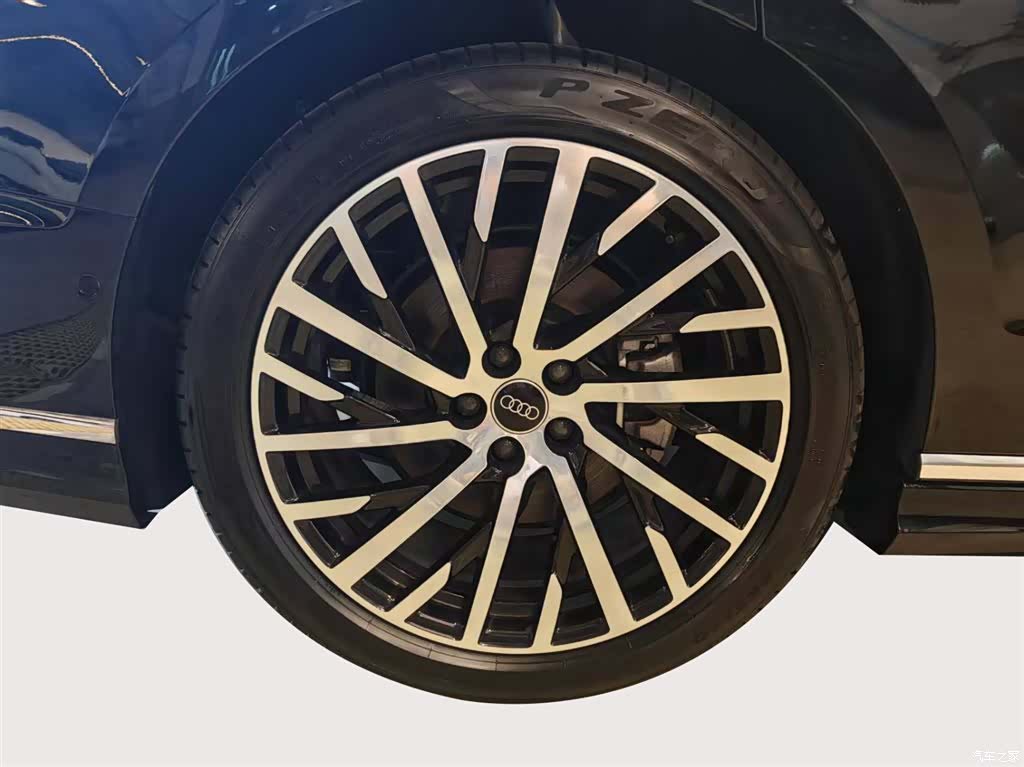 Audi A8L, 2025 12