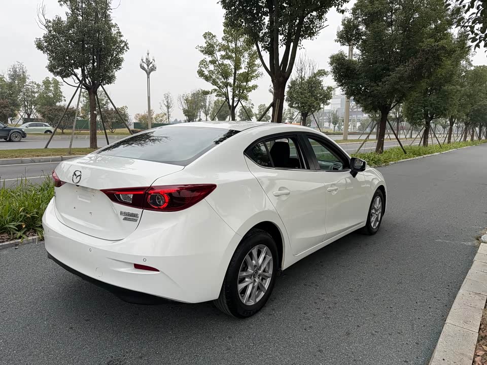 Mazda 3 Angkesaila