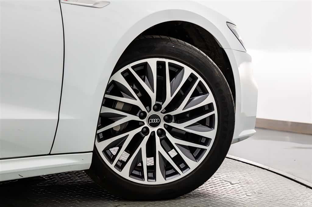 Audi A7L, 2022 19