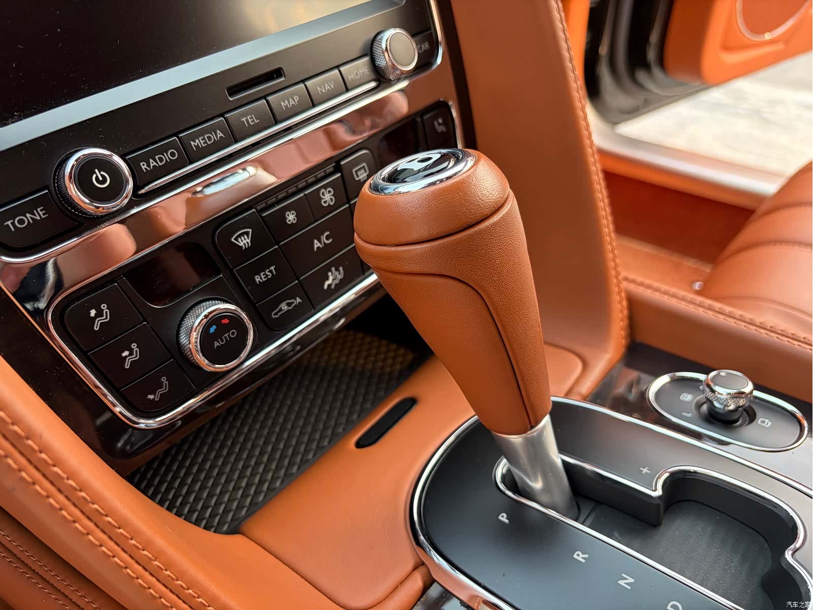 Bentley Flying Spur, 2017 23