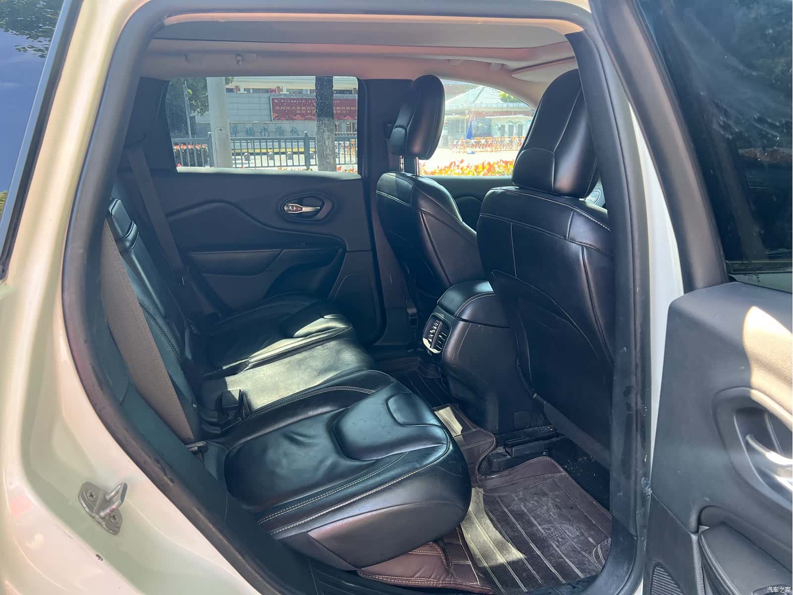Jeep Cherokee, 2015 15