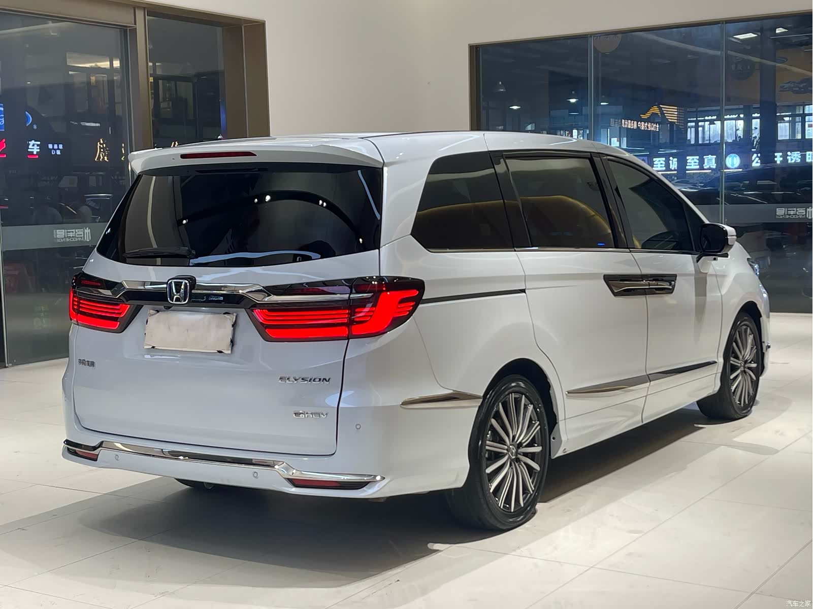 Honda Elysion, 2025 7