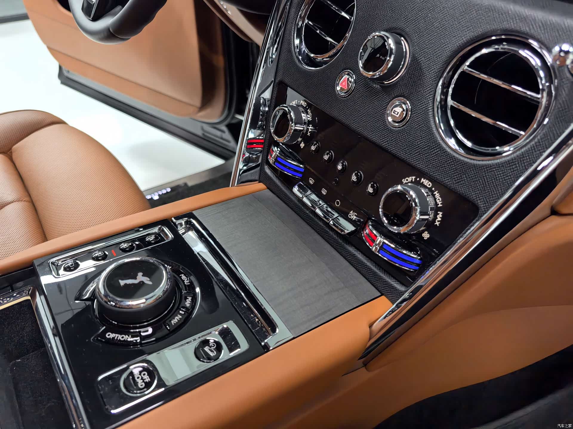Rolls-Royce Cullinan, 2022 9