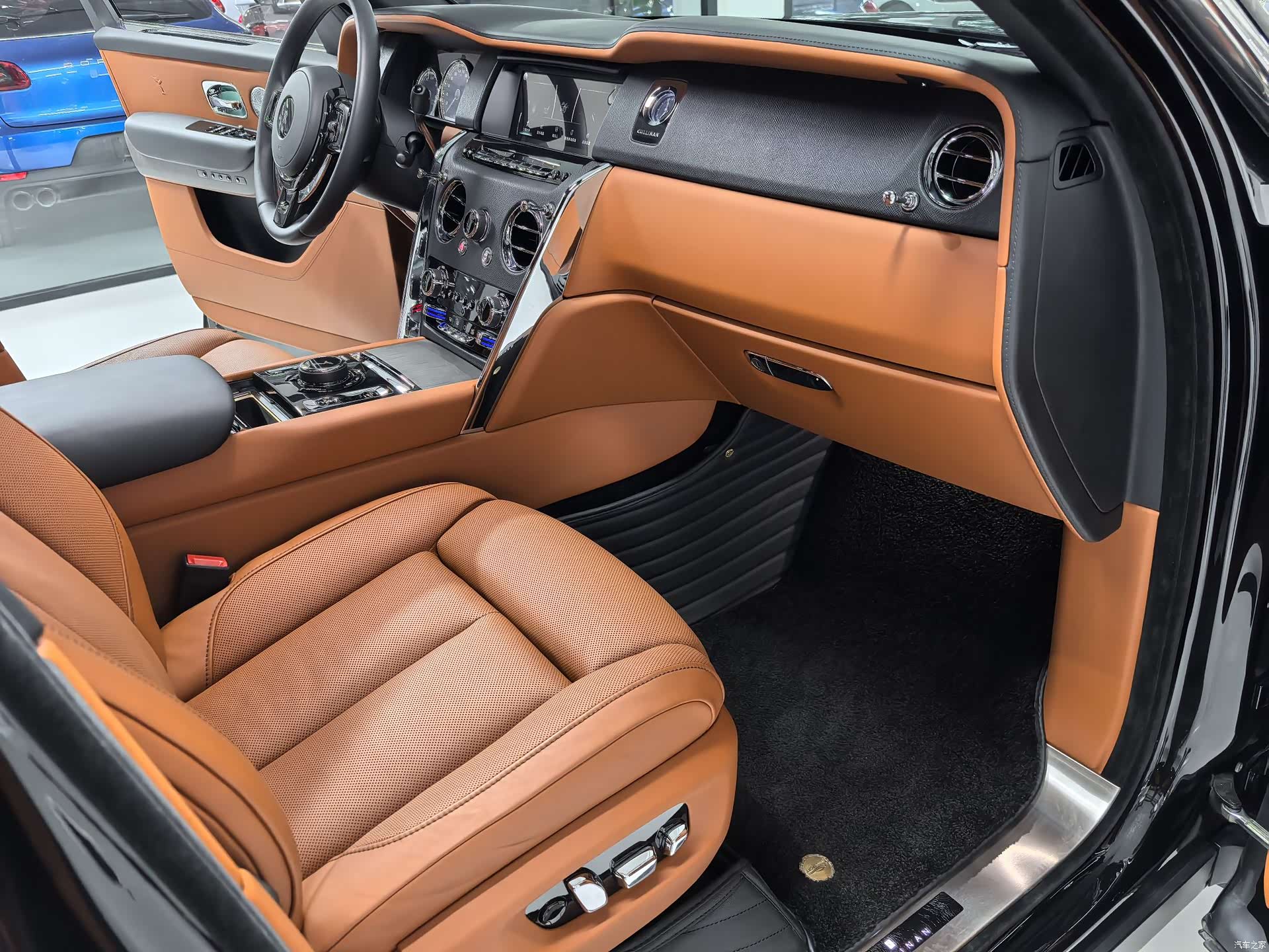 Rolls-Royce Cullinan, 2022 19