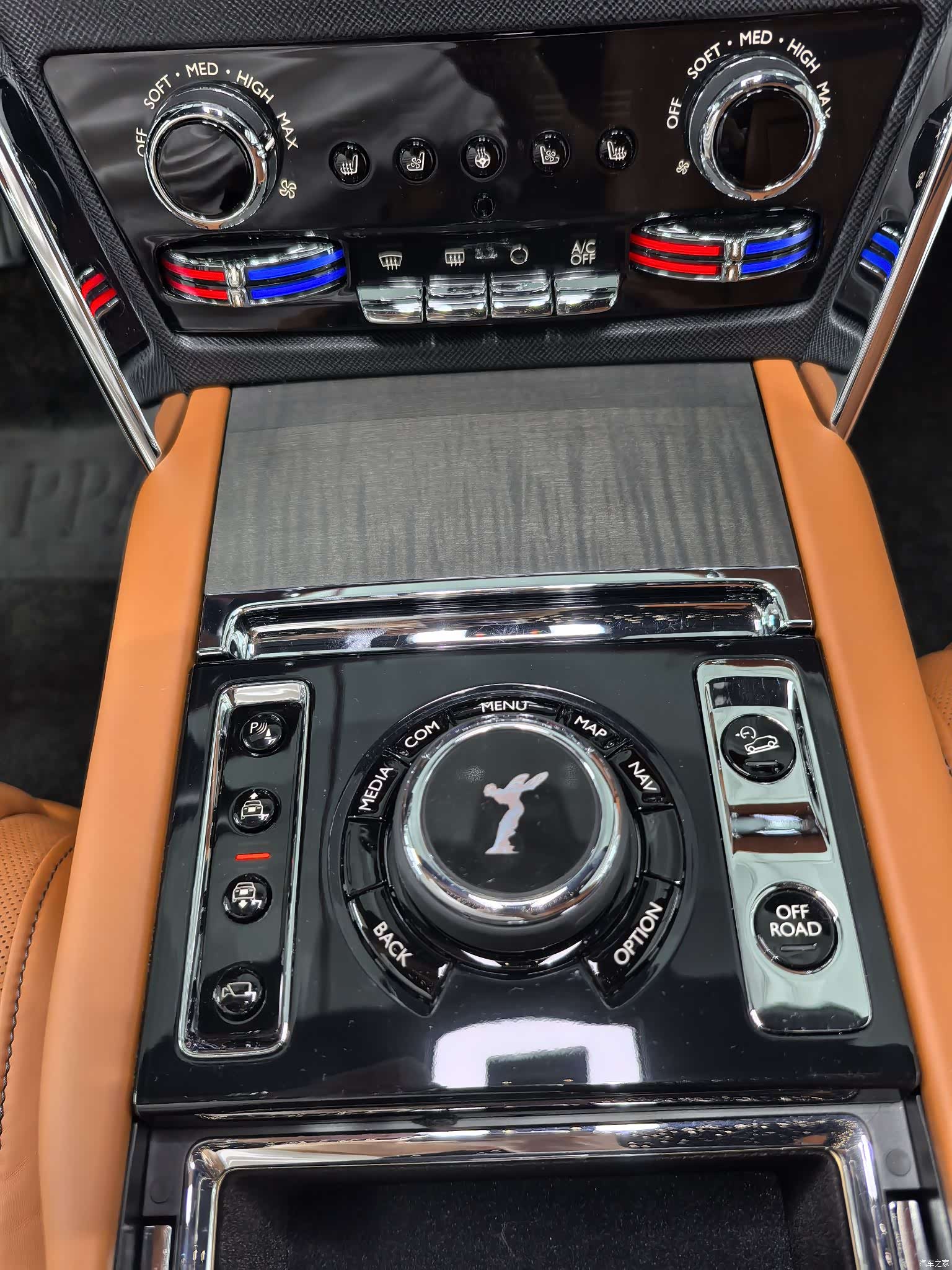 Rolls-Royce Cullinan, 2022 27