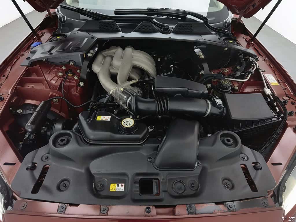 Jaguar XJ, 2012 6