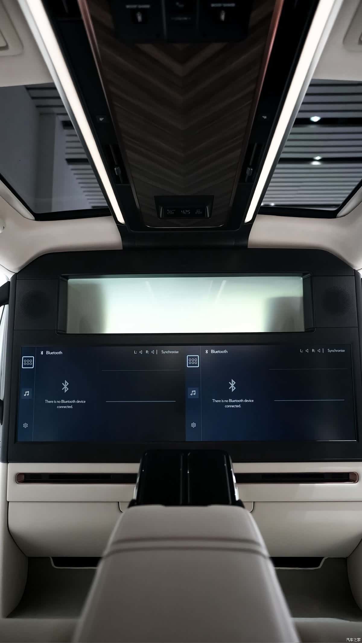 Lexus LM, 2026 18