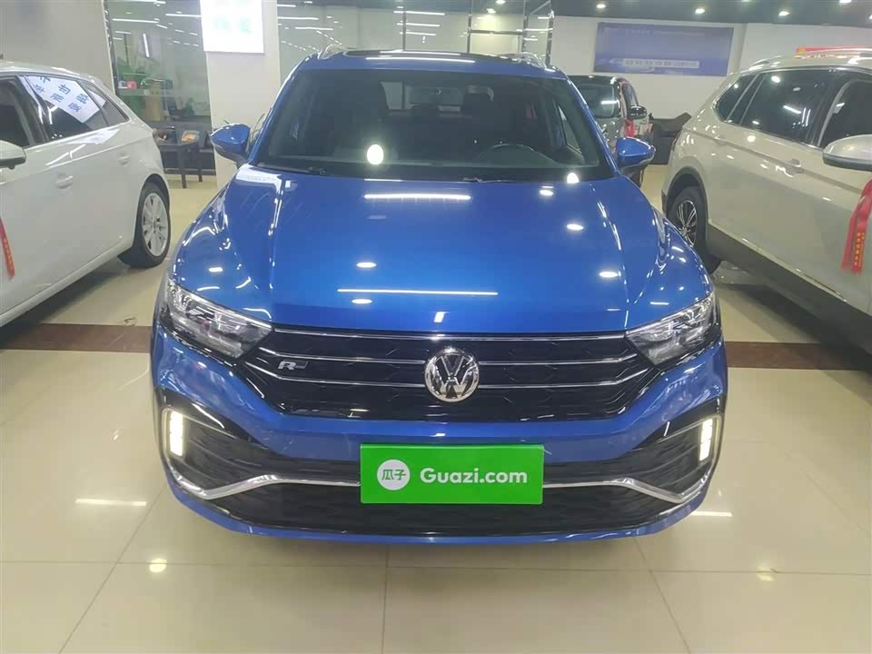 Volkswagen T-ROC exploring Songs