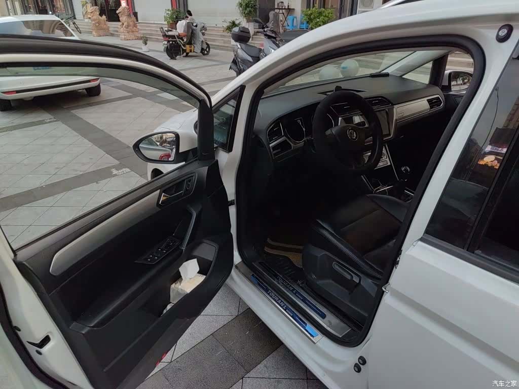 Volkswagen L, 2016 14